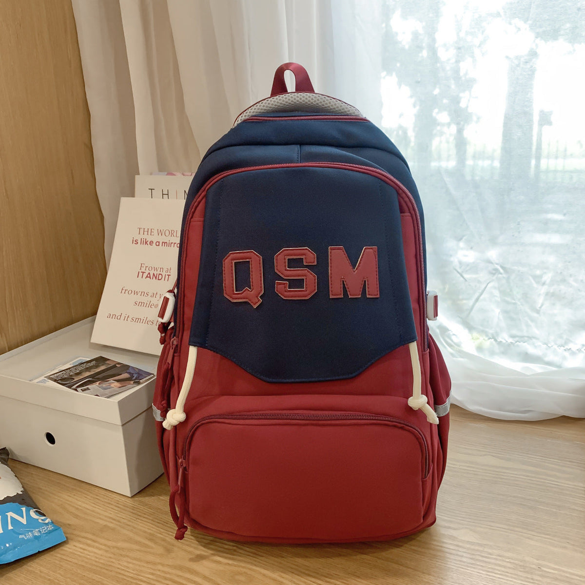 Lightweight Spine-protective Backpack