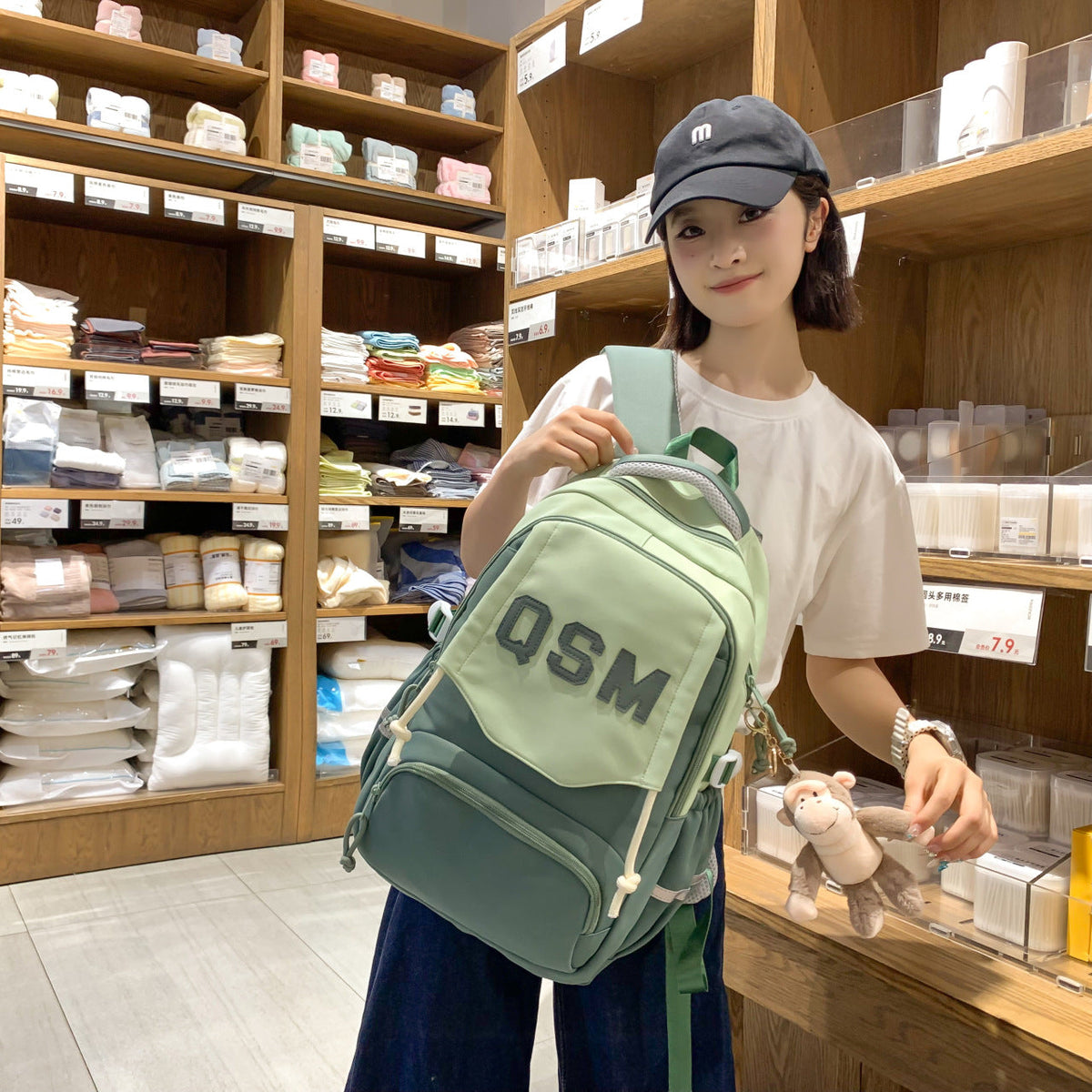 Lightweight Spine-protective Backpack
